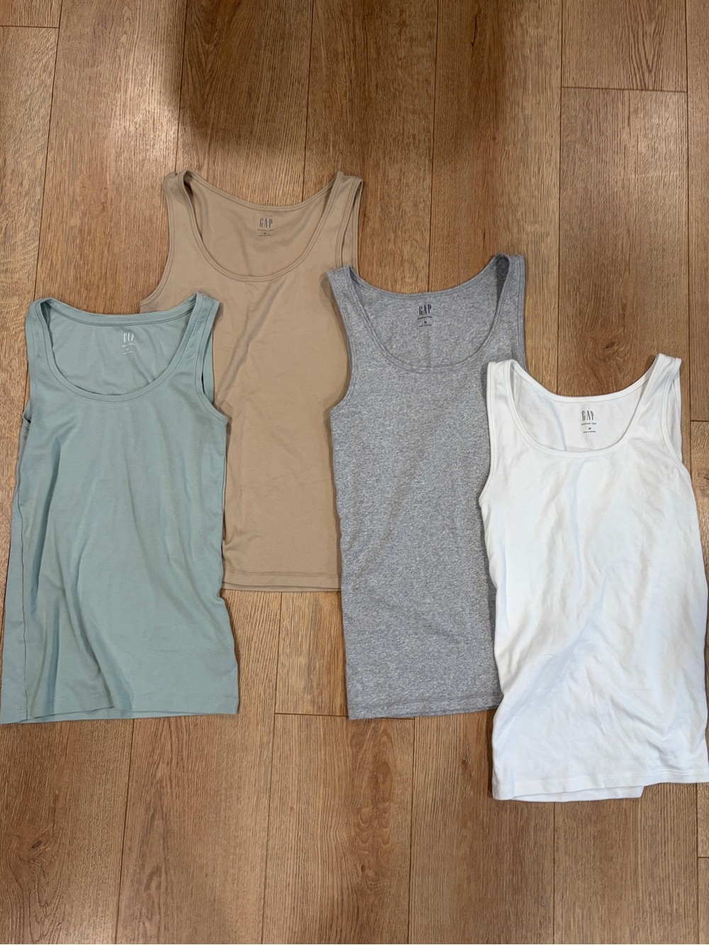 GAP Modern Tank Top Bundle Size M Neutral Basic Layering Tanks Set of 4
